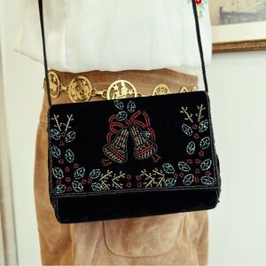 ✨ VINTAGE 1990s beaded bag